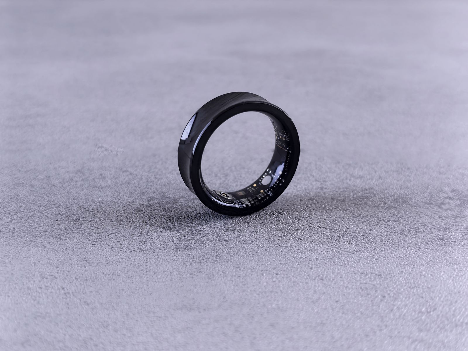Halya Ring - Bague connectée sommeil, cœur & température (avec étui de charge)